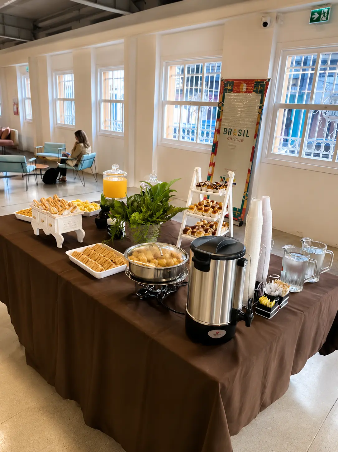 Coffee break com salgados e bebidas para eventos corporativos em Porto Alegre