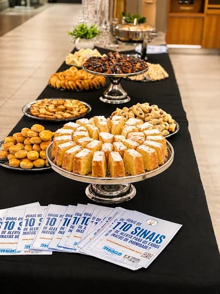 Buffet de doces, bolos e brigadeiros para evento corporativo em Porto Alegre