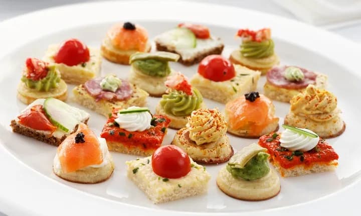 Finger foods salgados variados para catering e eventos em Porto Alegre